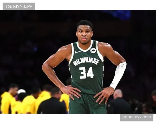 刚刷到扬尼斯·阿德托昆博在家开派对的片段，我的钱包悄悄提出退役申请